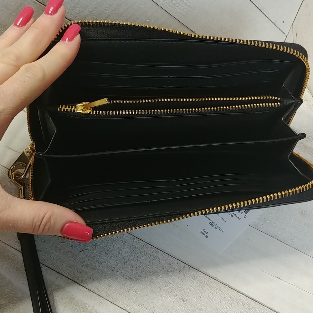 NWT Coach Black Leather Quilted Zip Around Wallet - Picture 7 of 12
